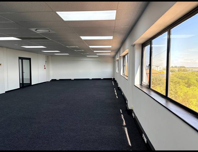 229M² OFFICE TO LET IN MIDRIDGE PARK